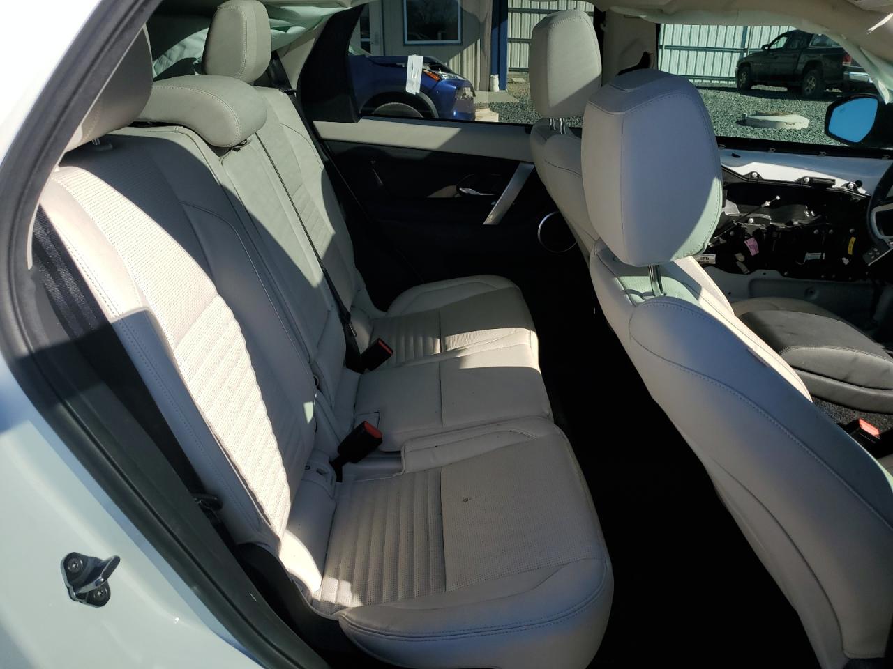 2020 Land Rover Discovery - Image 11