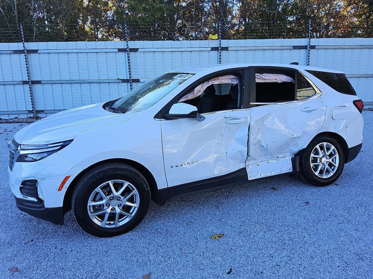 2022 Chevrolet Equinox - Image 1