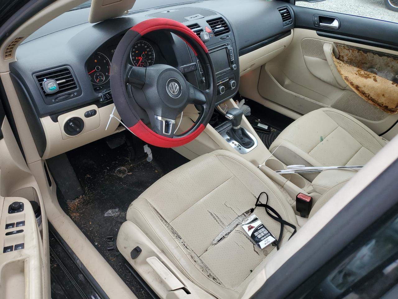 2010 Volkswagen Jetta - Image 8