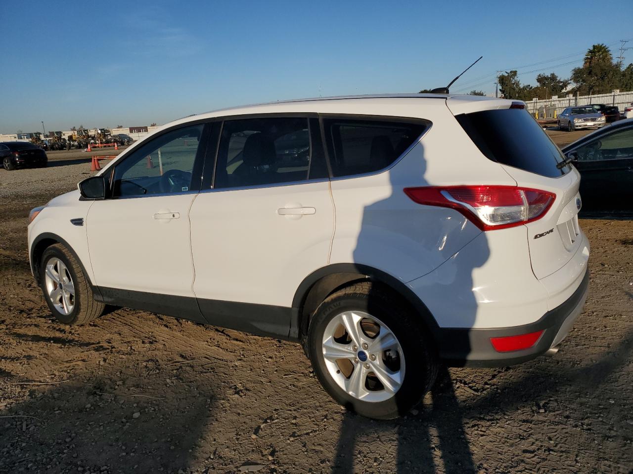 VIN 1FMCU0GX2FUB31531 2015 FORD ESCAPE no.2