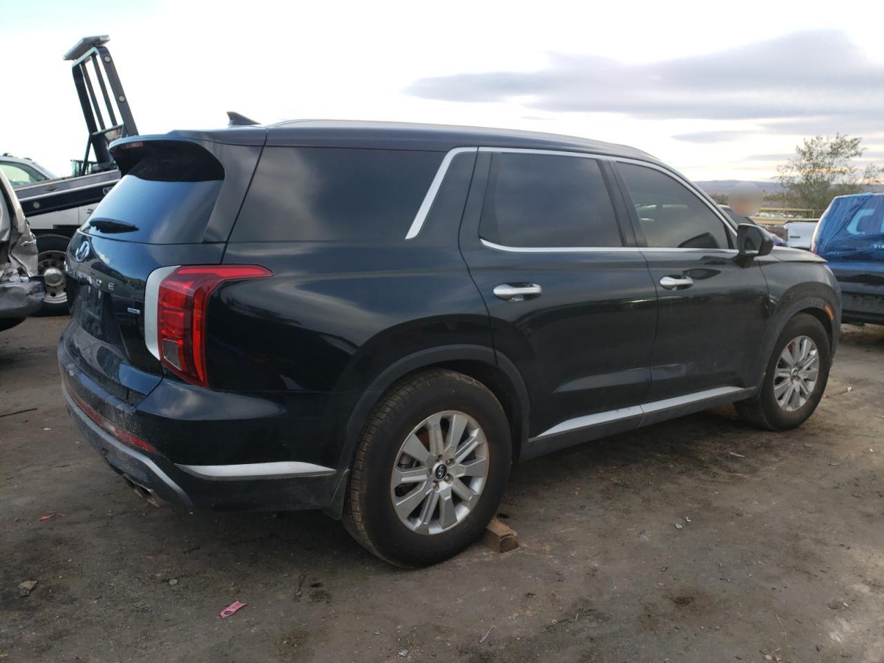 2023 Hyundai Palisade - Image 3