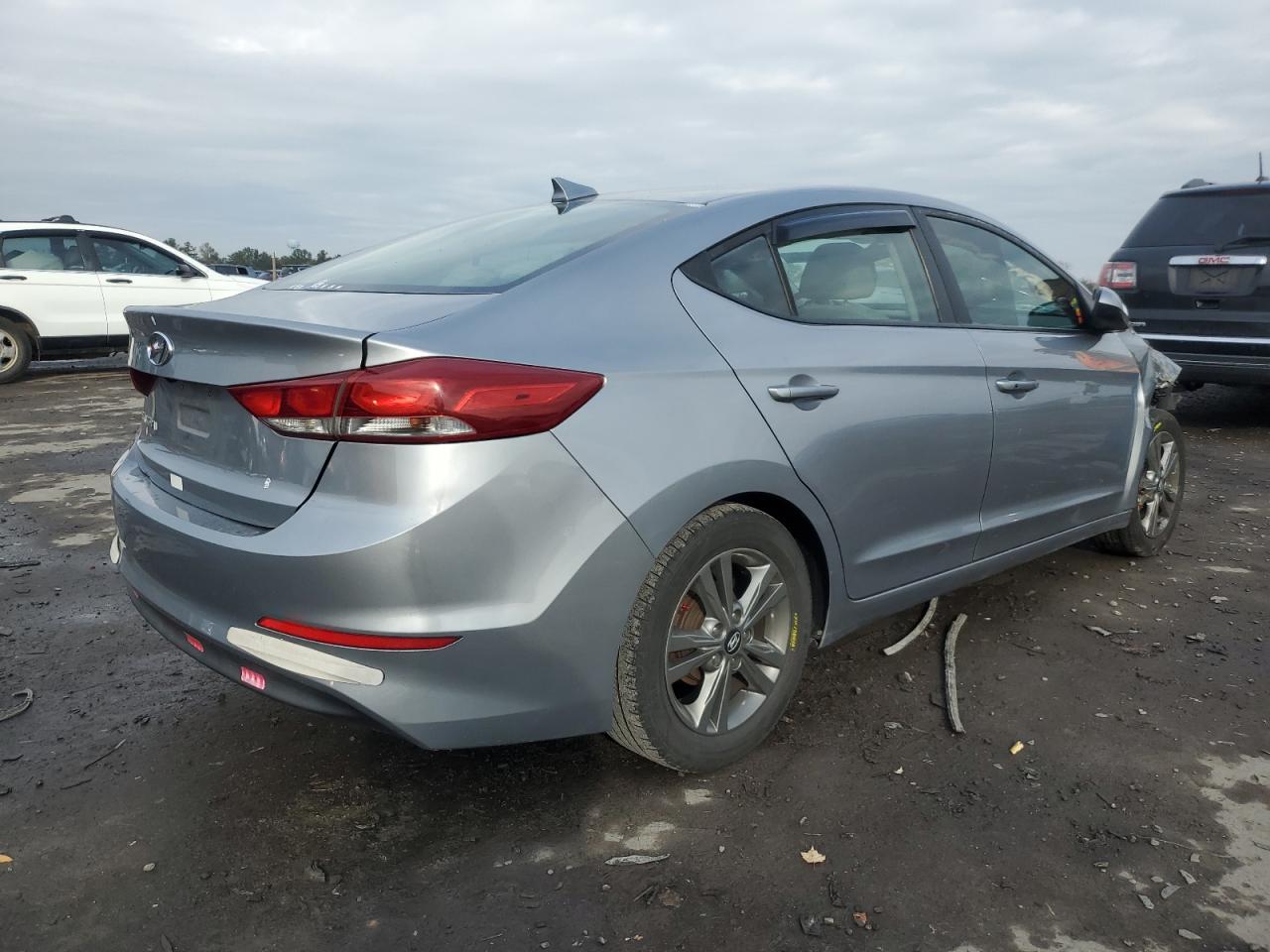2017 Hyundai Elantra - Image 3
