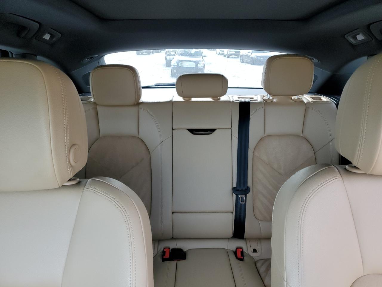 2018 Porsche Macan - Image 10