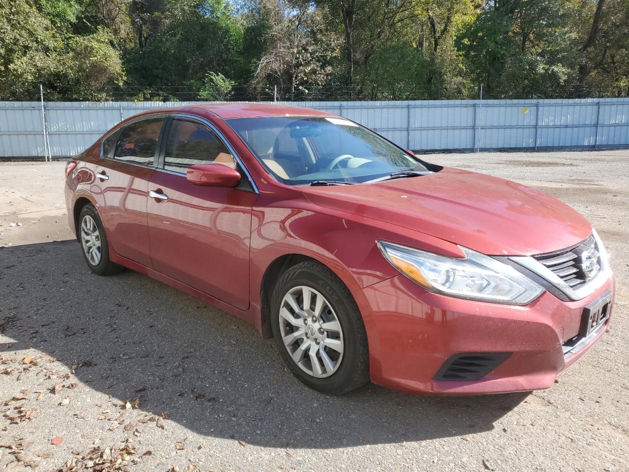 2016 Nissan Altima - Image 4