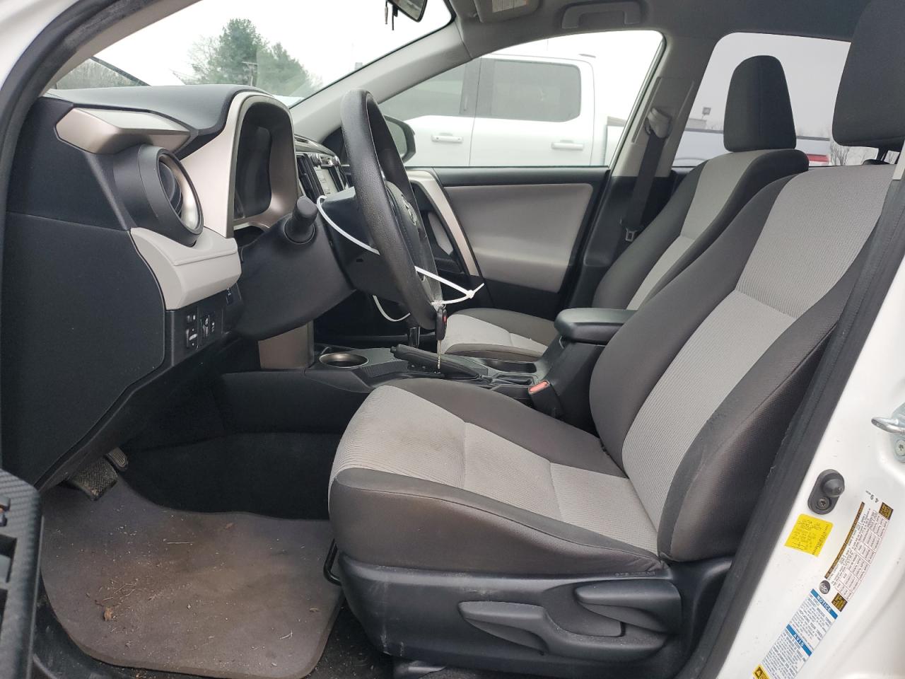 2014 Toyota RAV 4 - Image 7