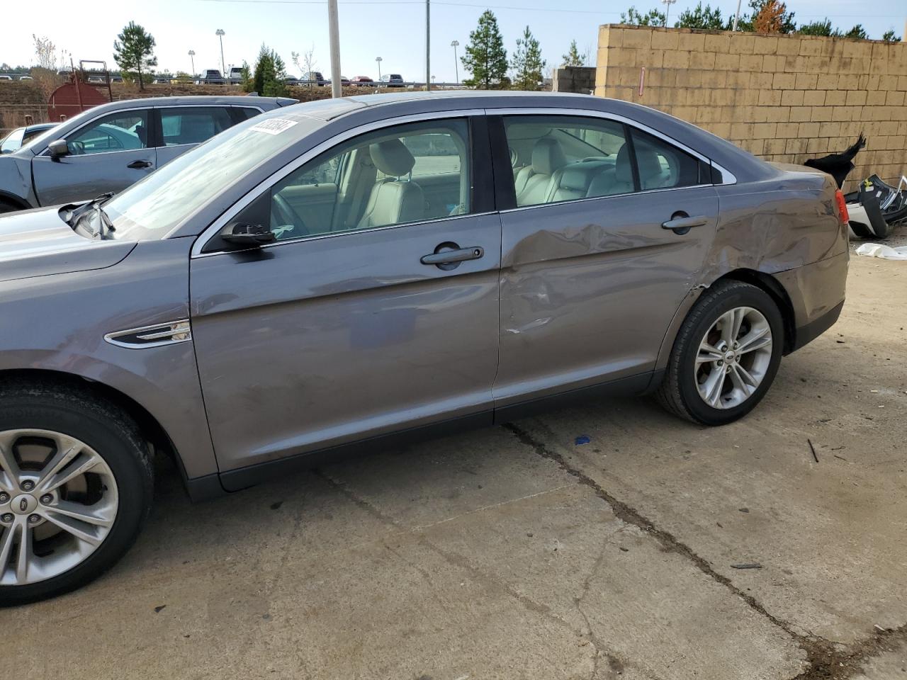 2014 Ford Taurus Sel VIN: 1FAHP2H88EG153895 Lot: 82283584