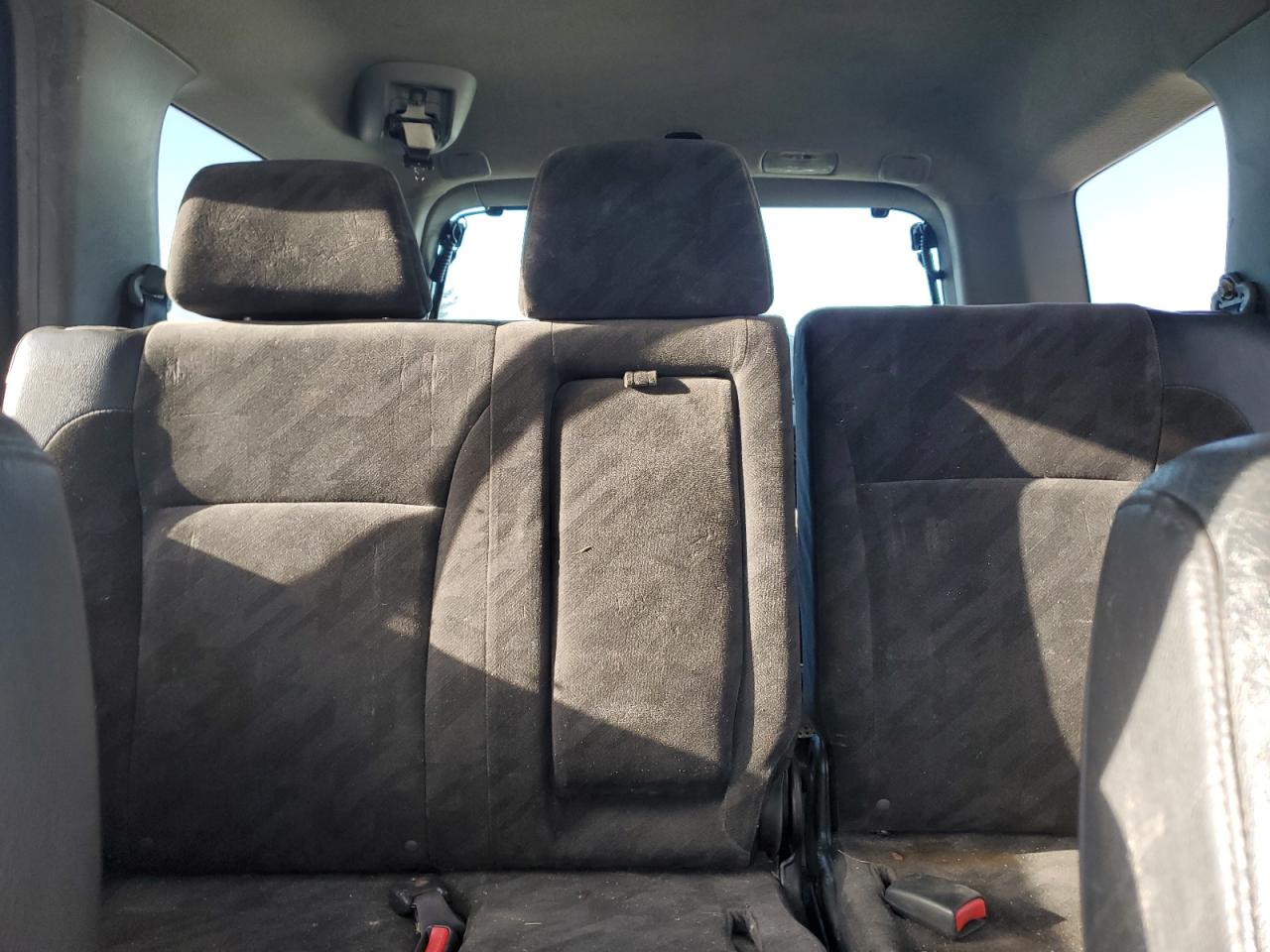 2004 Honda CR-V - Image 10