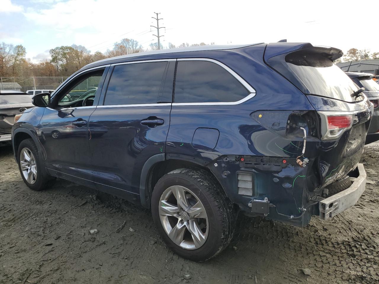 2014 Toyota Highlander - Image 2