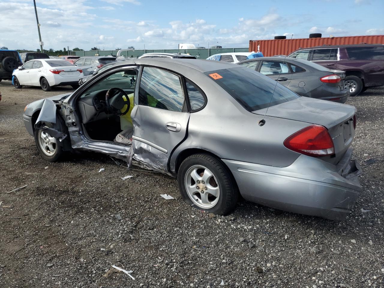 2006 Ford Taurus - Image 2