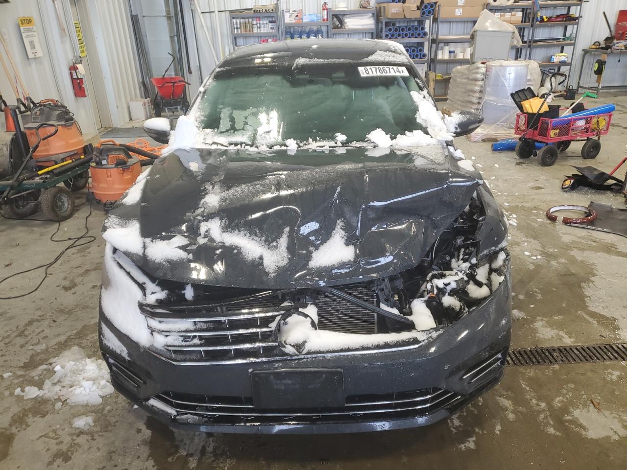 2017 Volkswagen Passat - Image 5