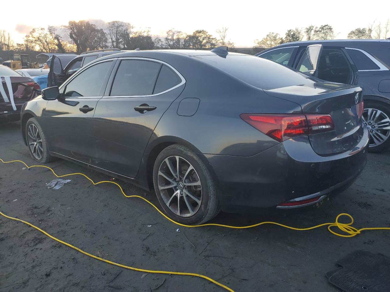 VIN 19UUB3F71FA001633 2015 ACURA TLX no.2