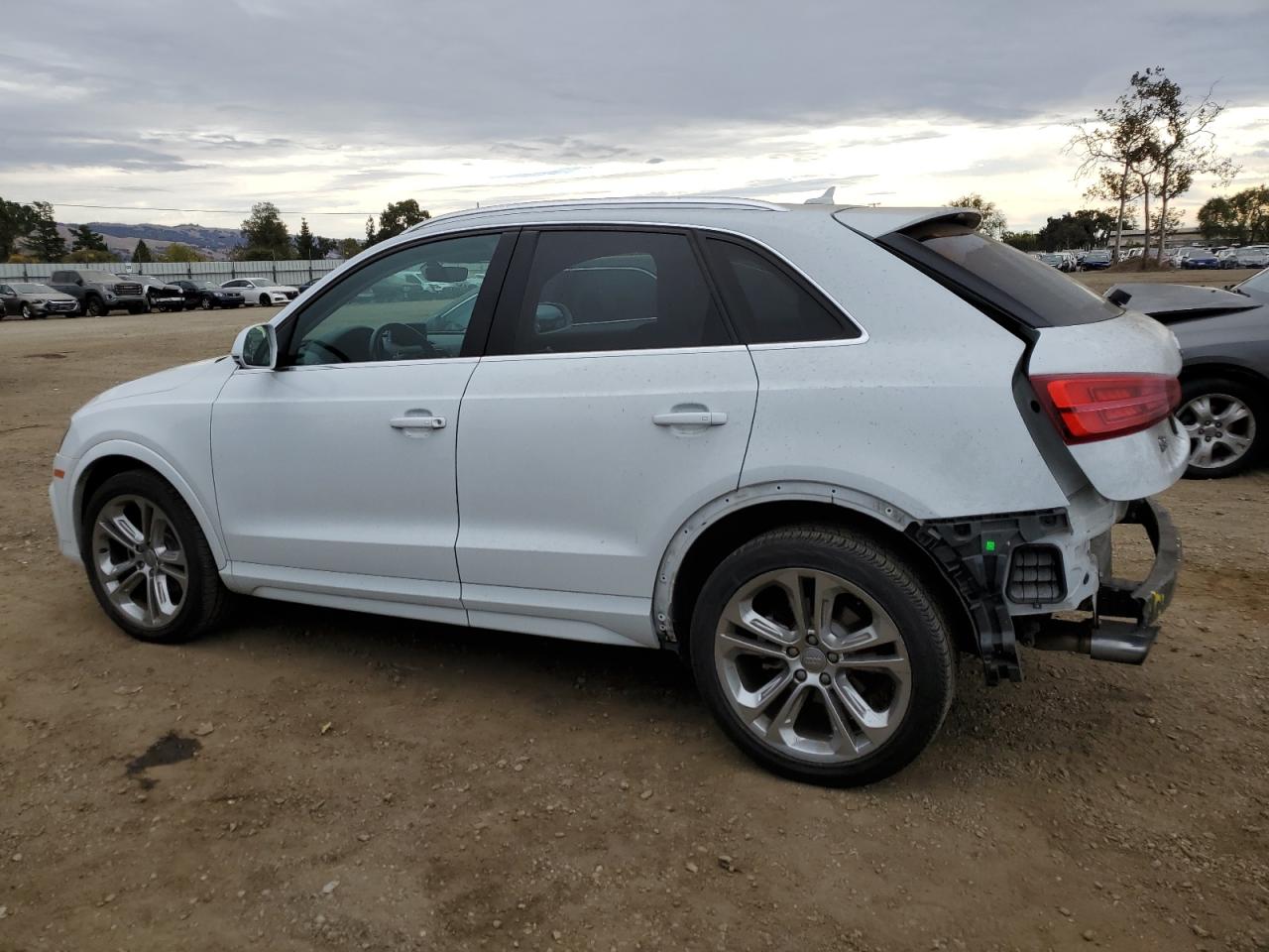 VIN WA1EFCFS0GR011904 2016 AUDI Q3 no.2