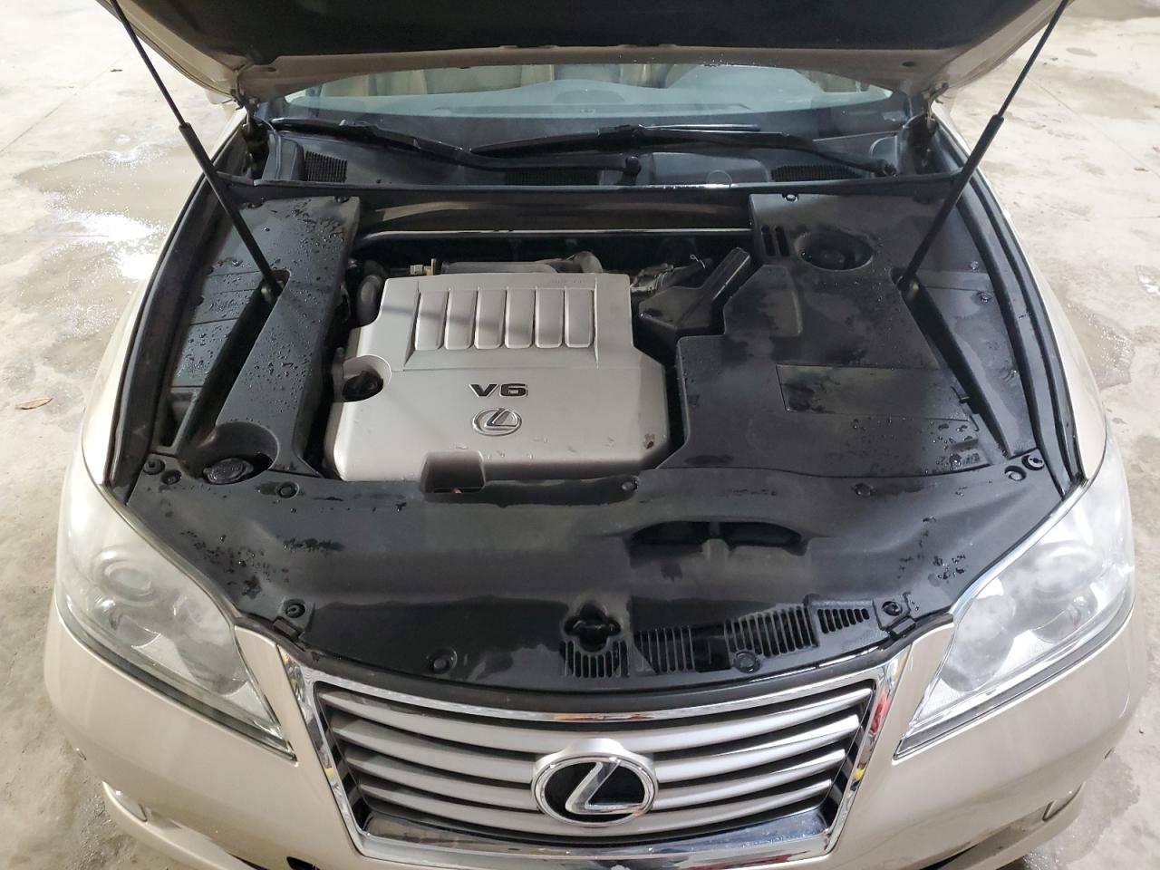2011 Lexus ES - Image 11
