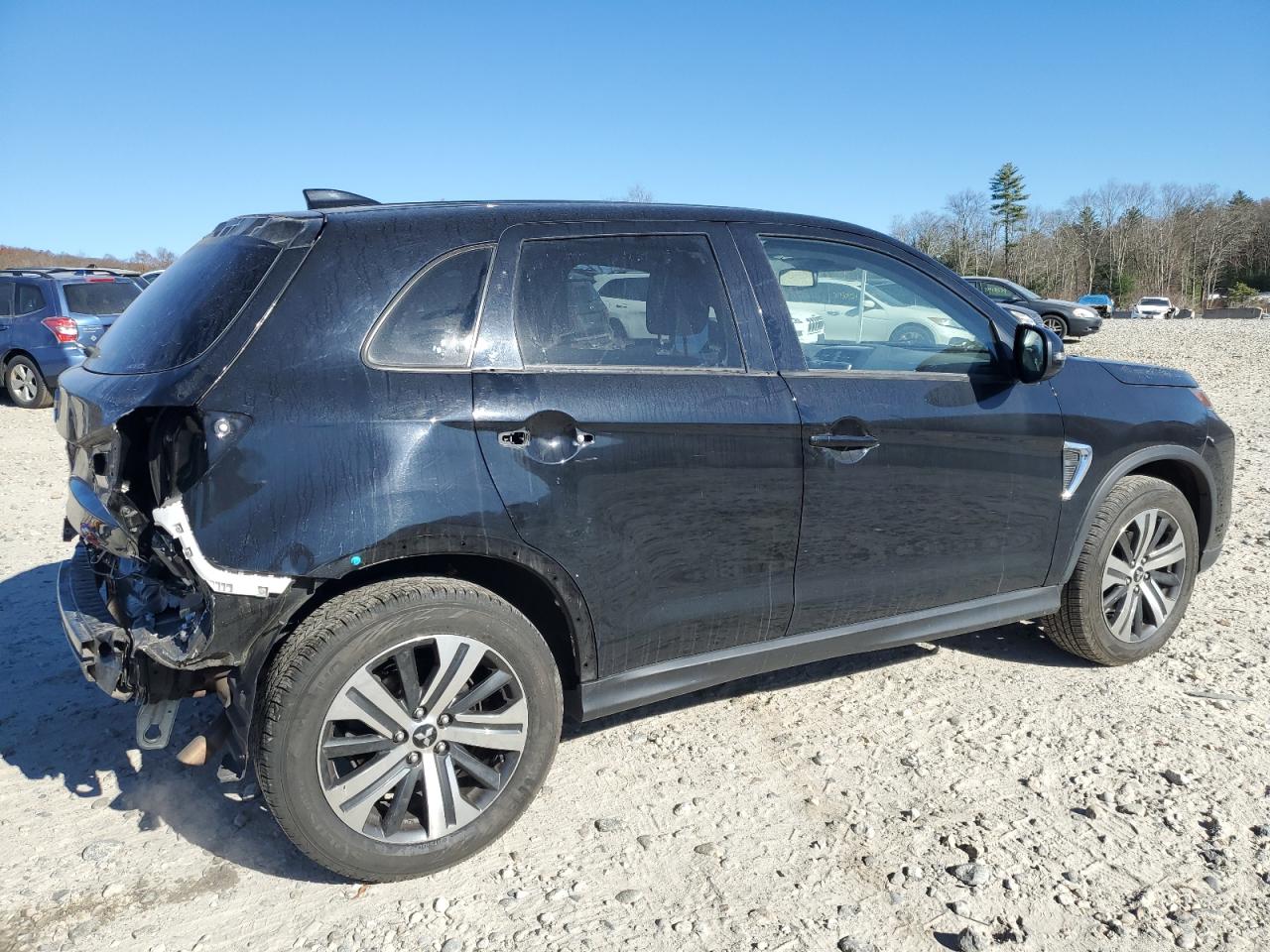 2020 Mitsubishi Outlander - Image 3