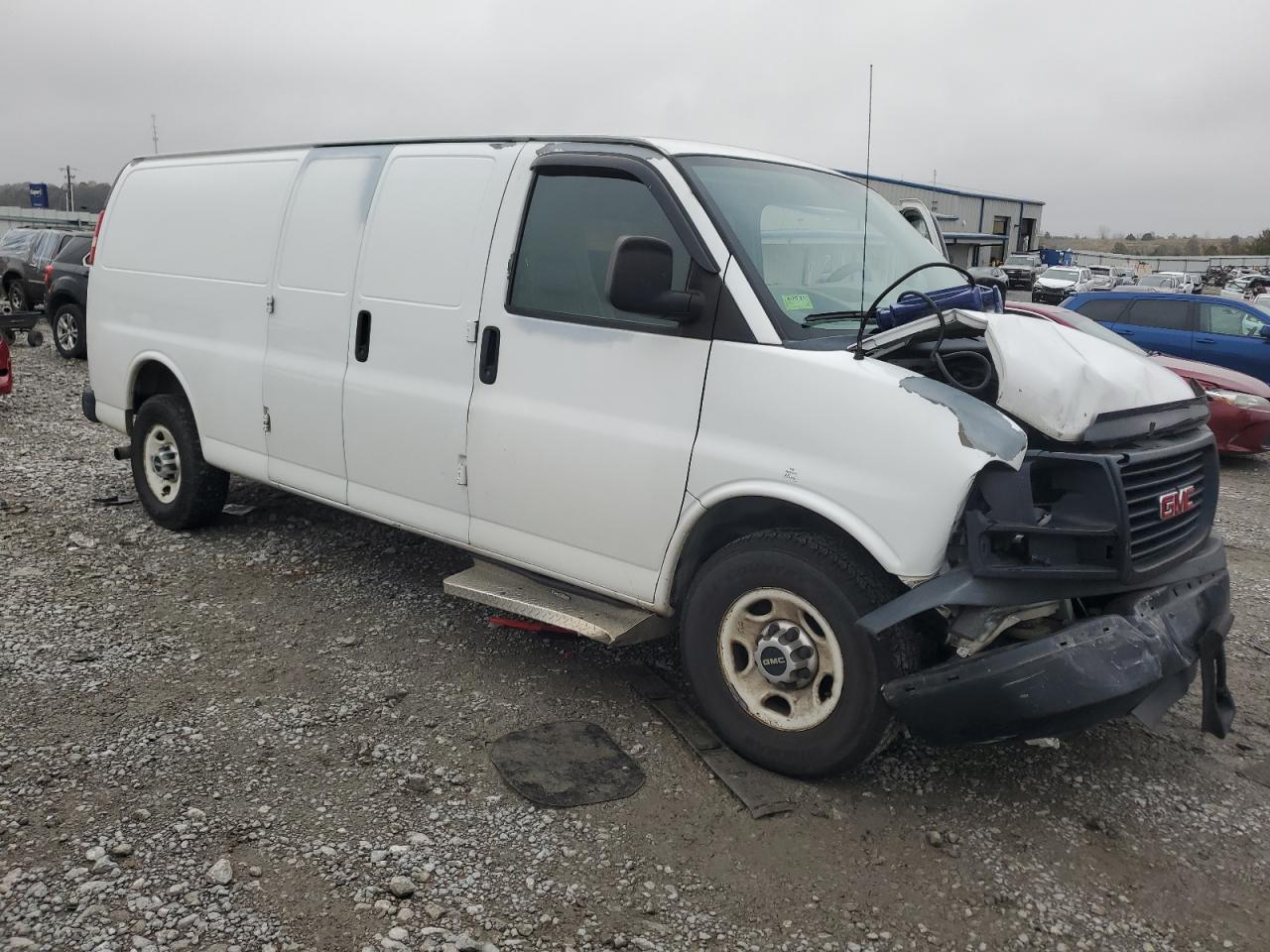 2011 GMC Savana - Image 4