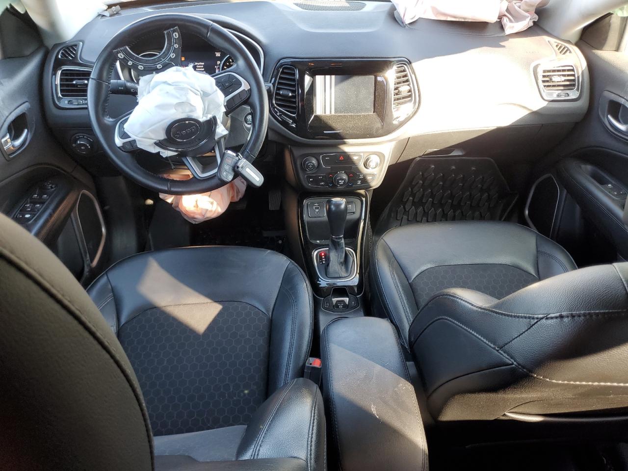 2019 Jeep Compass - Image 8