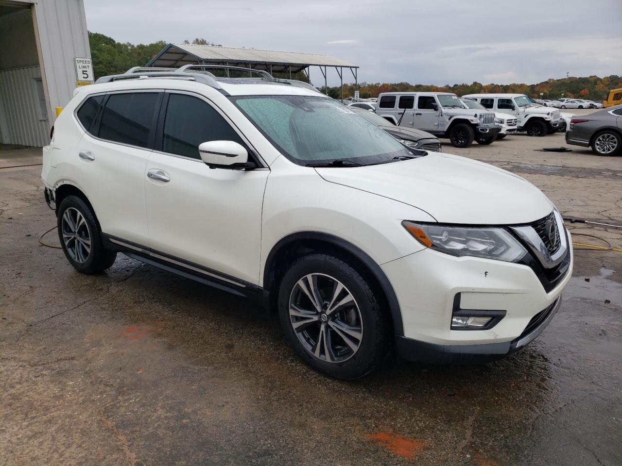2018 Nissan Rogue - Image 4