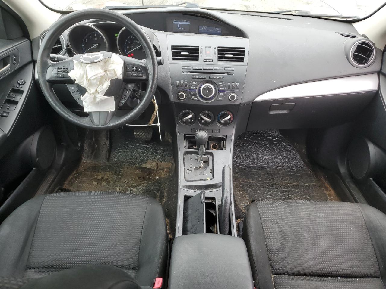 2013 Mazda 3 - Image 8