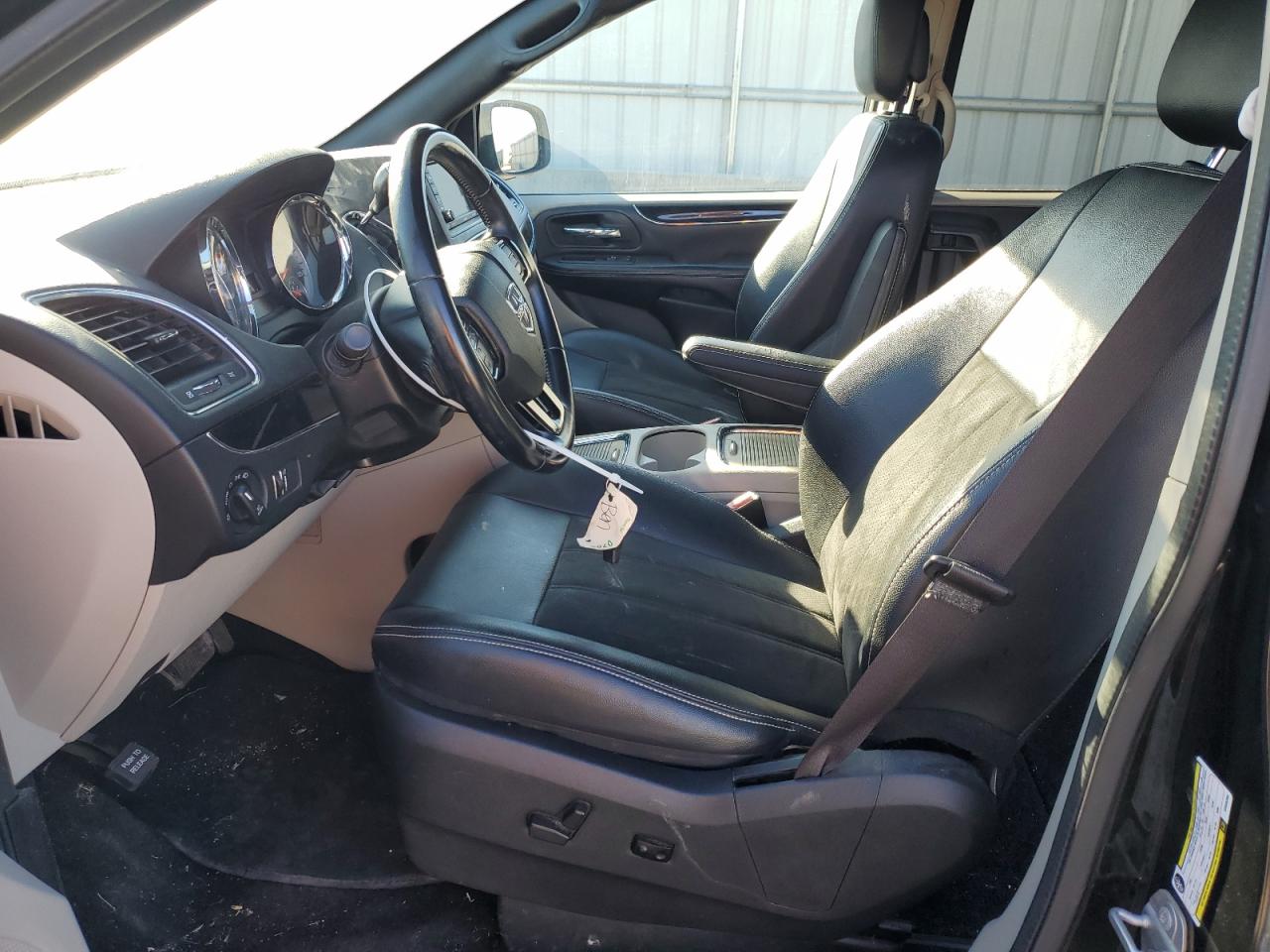 2019 Dodge Caravan - Image 7