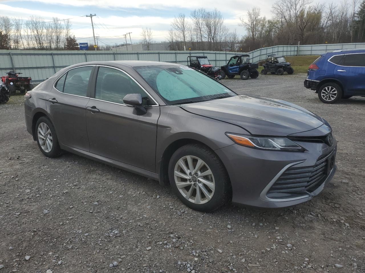 2022 Toyota Camry - Image 4
