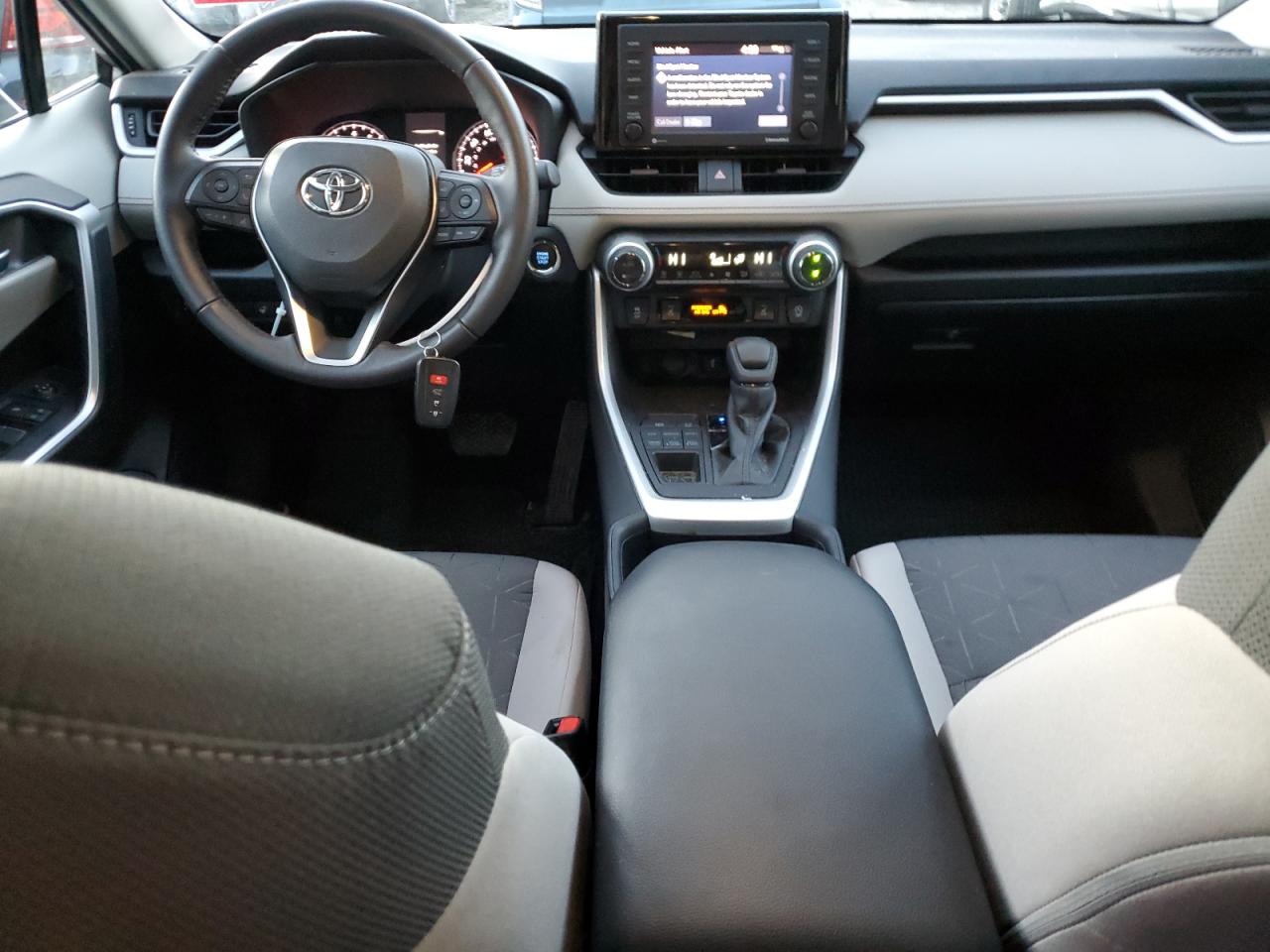 2022 Toyota RAV 4 - Image 8