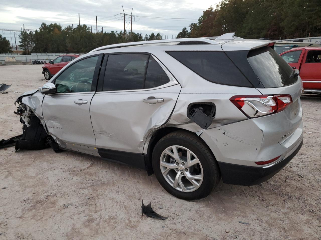 2020 Chevrolet Equinox - Image 2