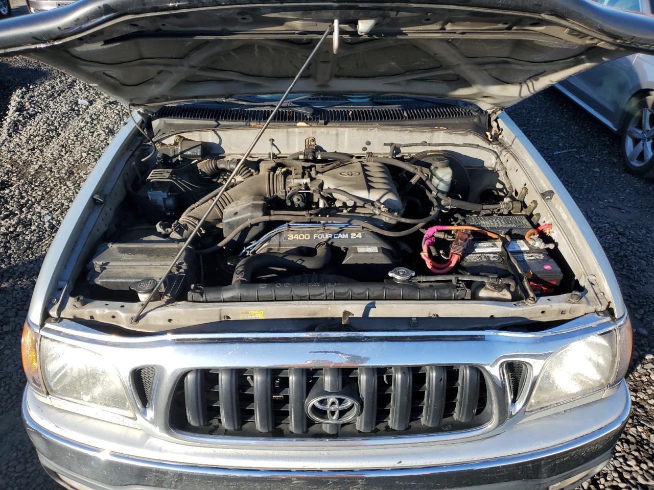2004 Toyota Tacoma - Image 11