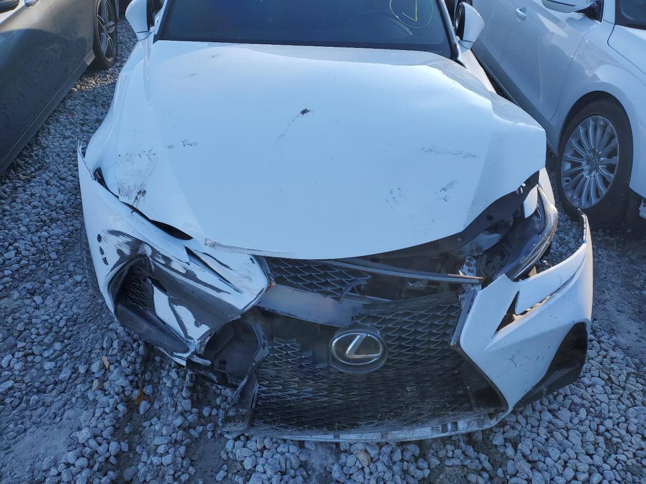 2018 Lexus IS - Image 11
