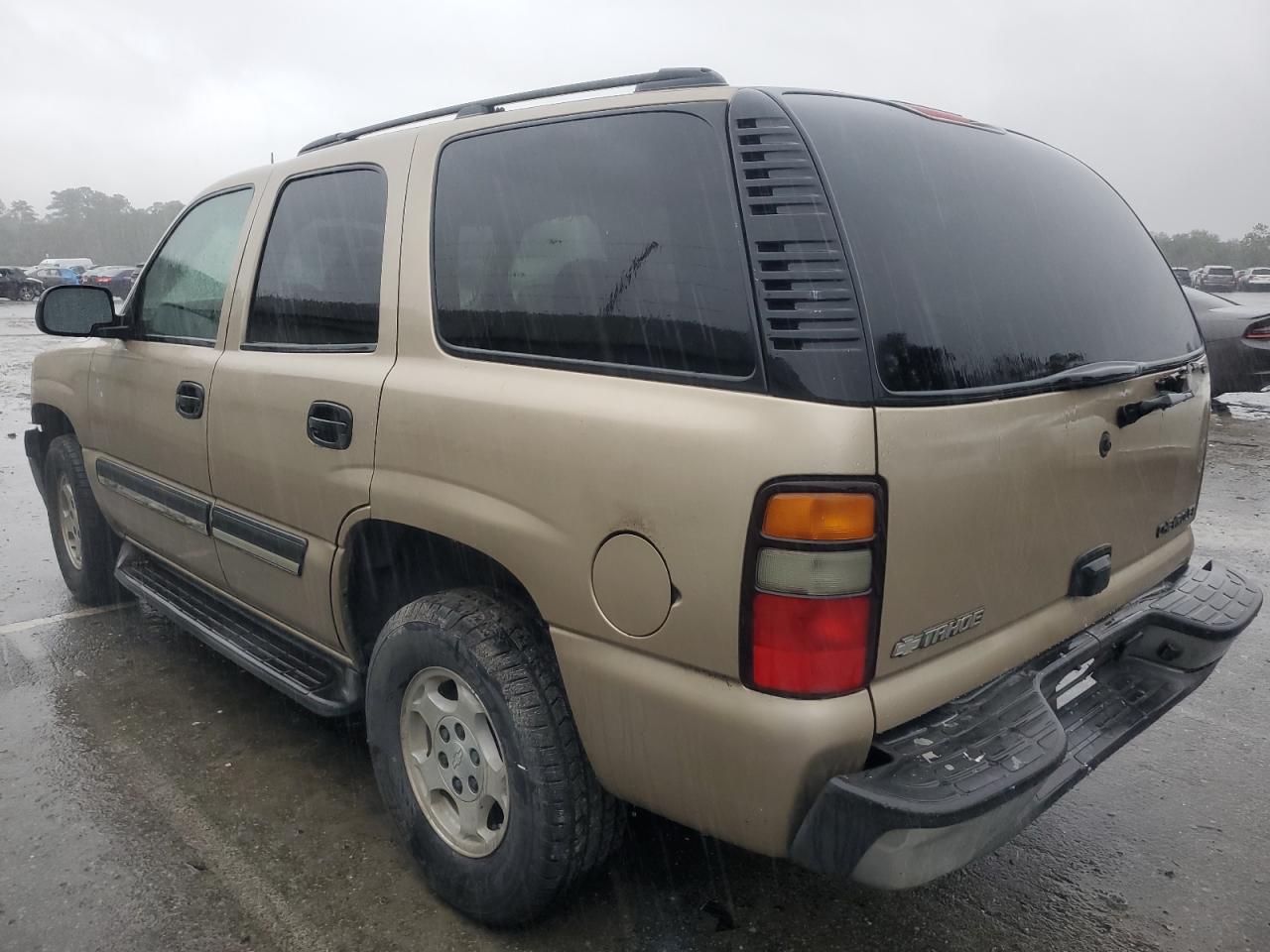2005 Chevrolet Tahoe - Image 2
