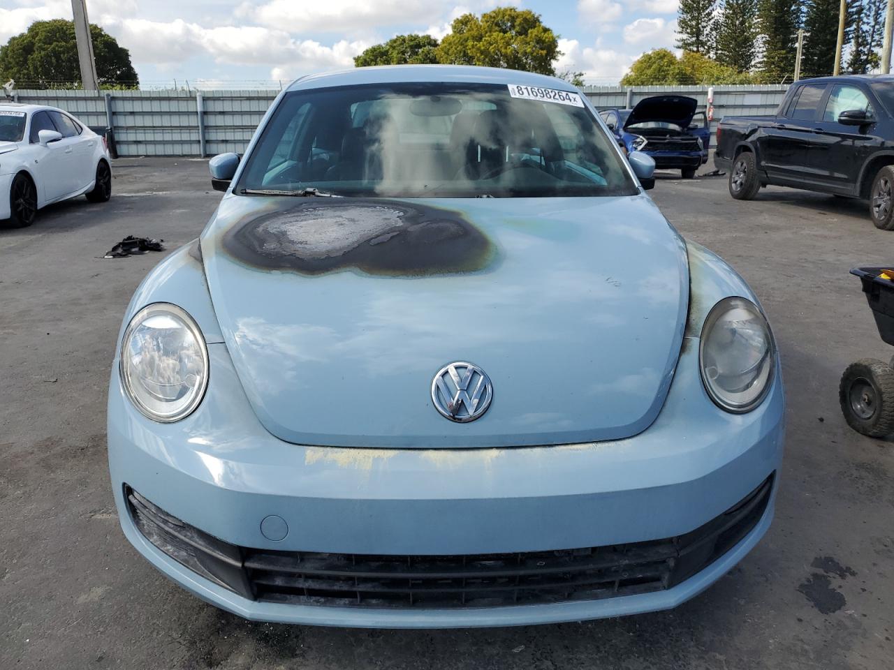 2012 Volkswagen Beetle - Image 5