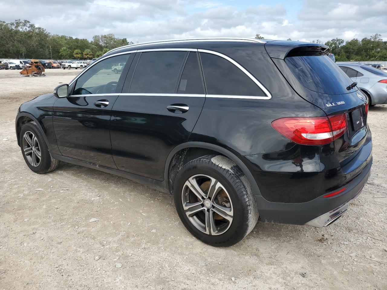 2017 Mercedes-Benz GLC - Image 2