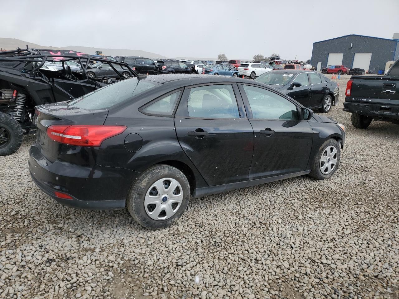 VIN 1FADP3E20HL258253 2017 FORD FOCUS no.3