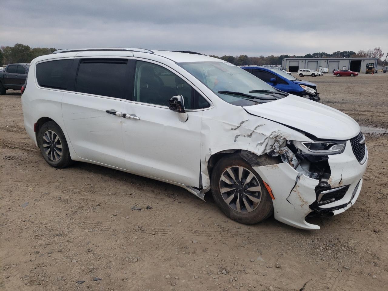 2021 Chrysler Pacifica - Image 4