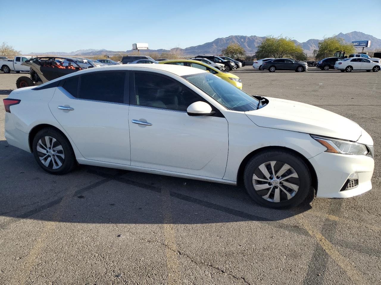 2019 Nissan Altima - Image 4