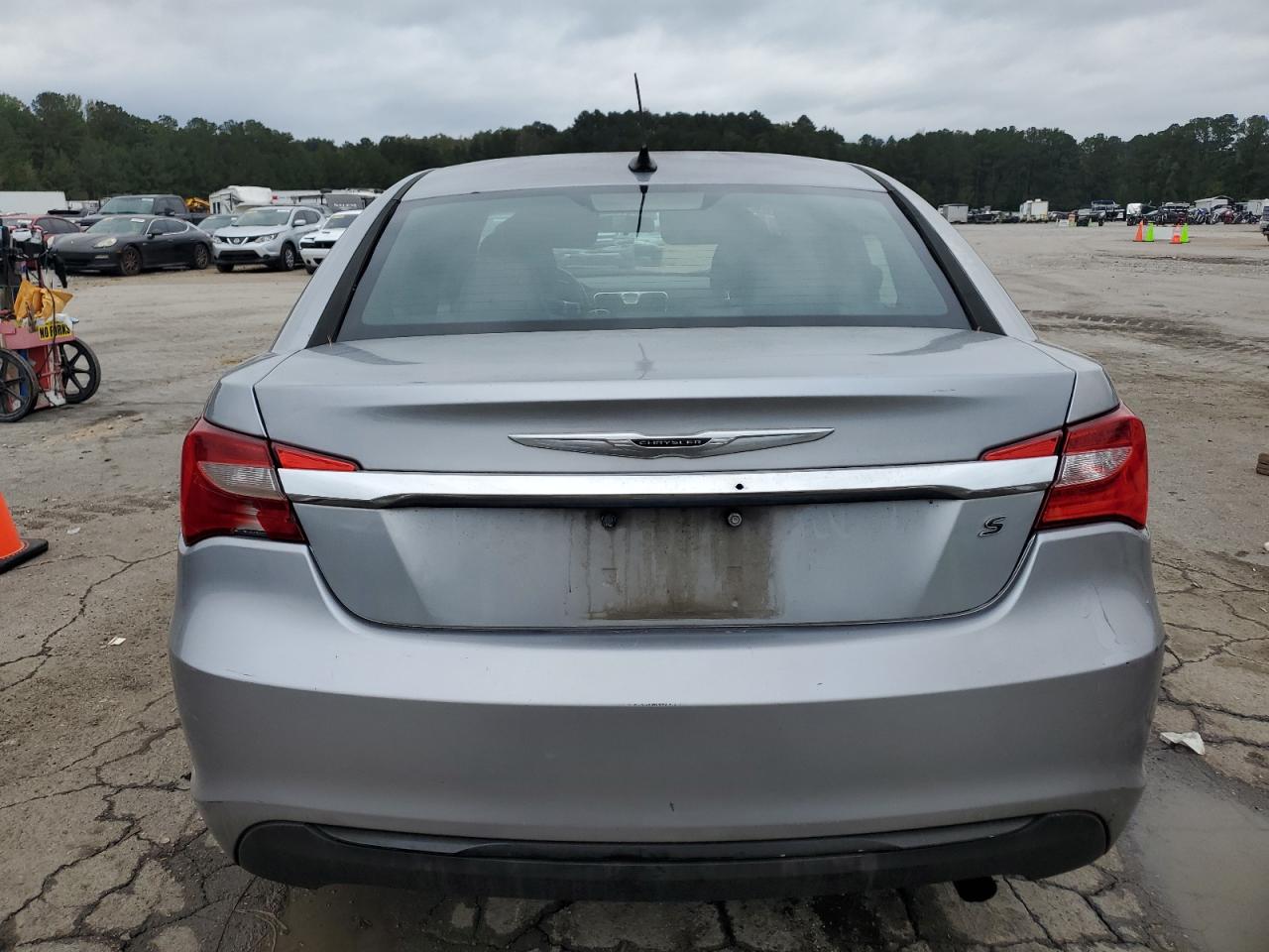 2013 Chrysler 200 - Image 6