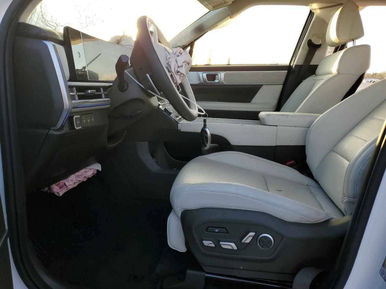 2024 Hyundai Santa Fe - Image 7