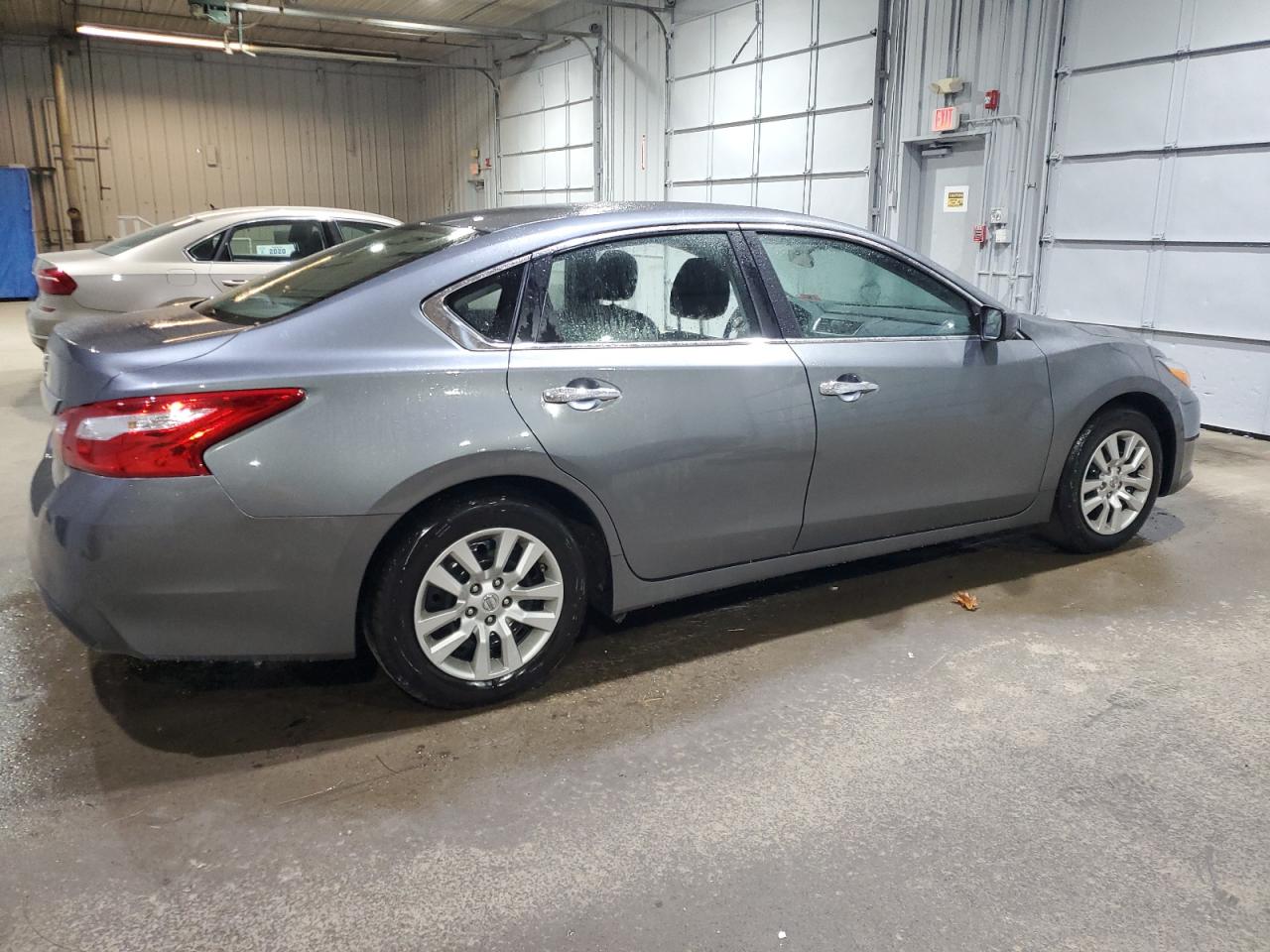 2016 Nissan Altima - Image 3