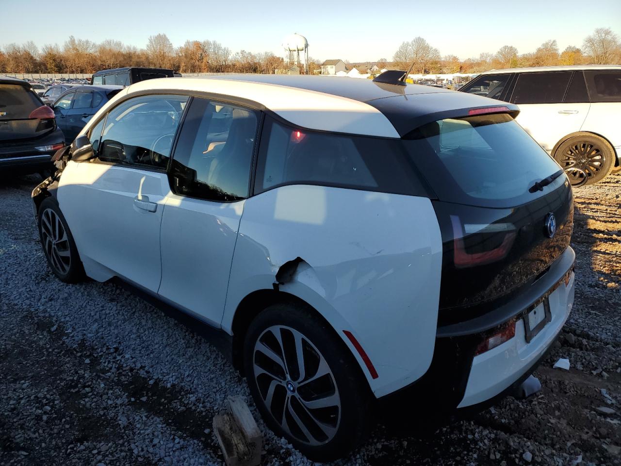 2016 BMW i3 - Image 2