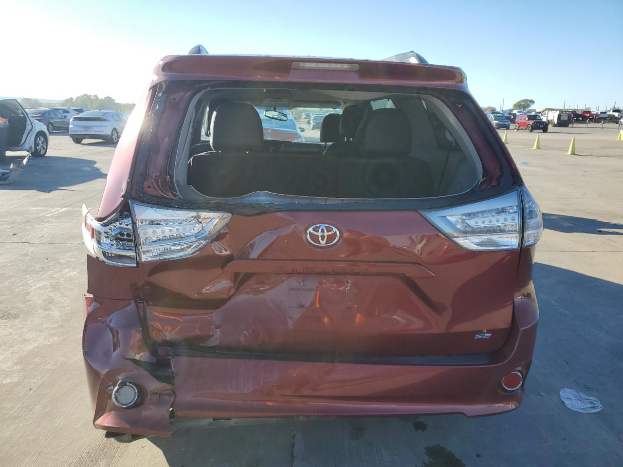 2015 Toyota Sienna - Image 6