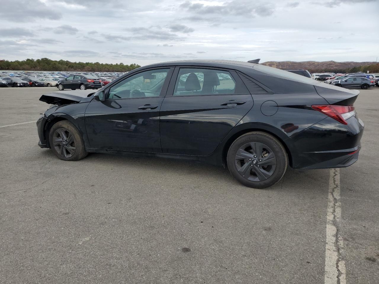 2023 Hyundai Elantra - Image 2