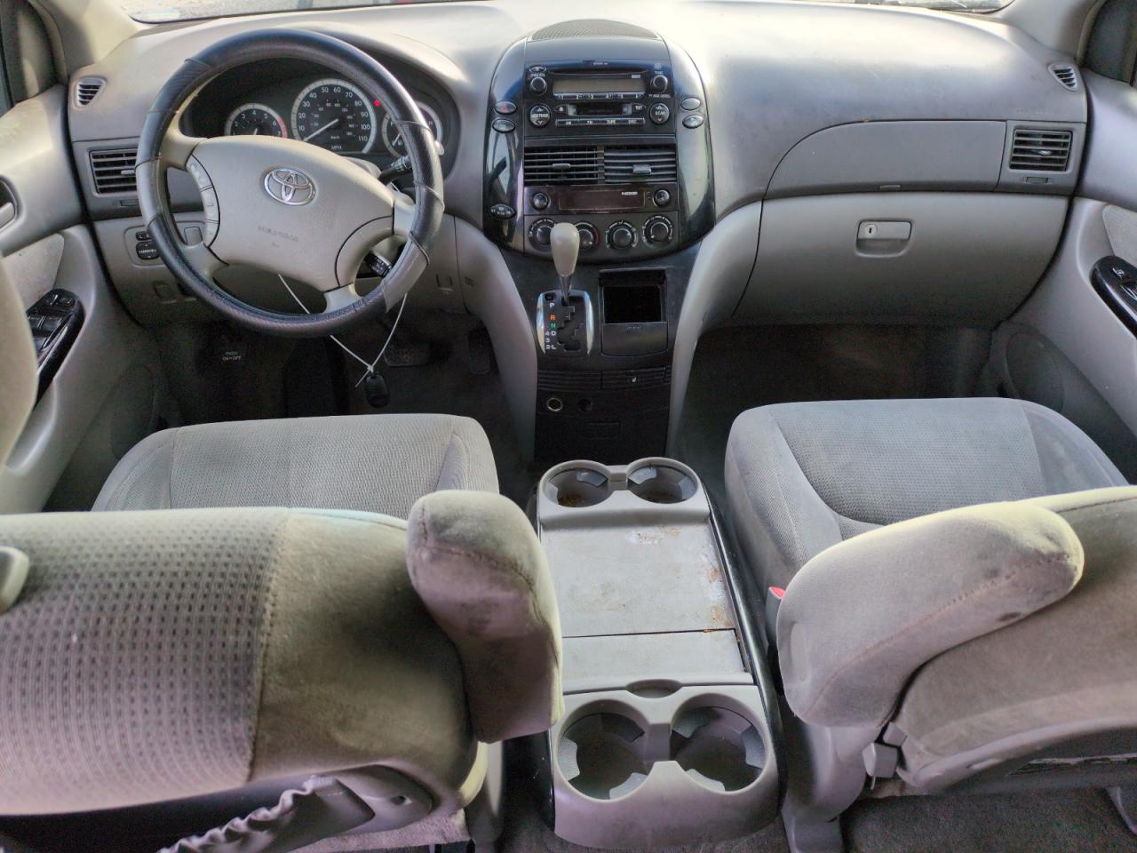2005 Toyota Sienna - Image 8