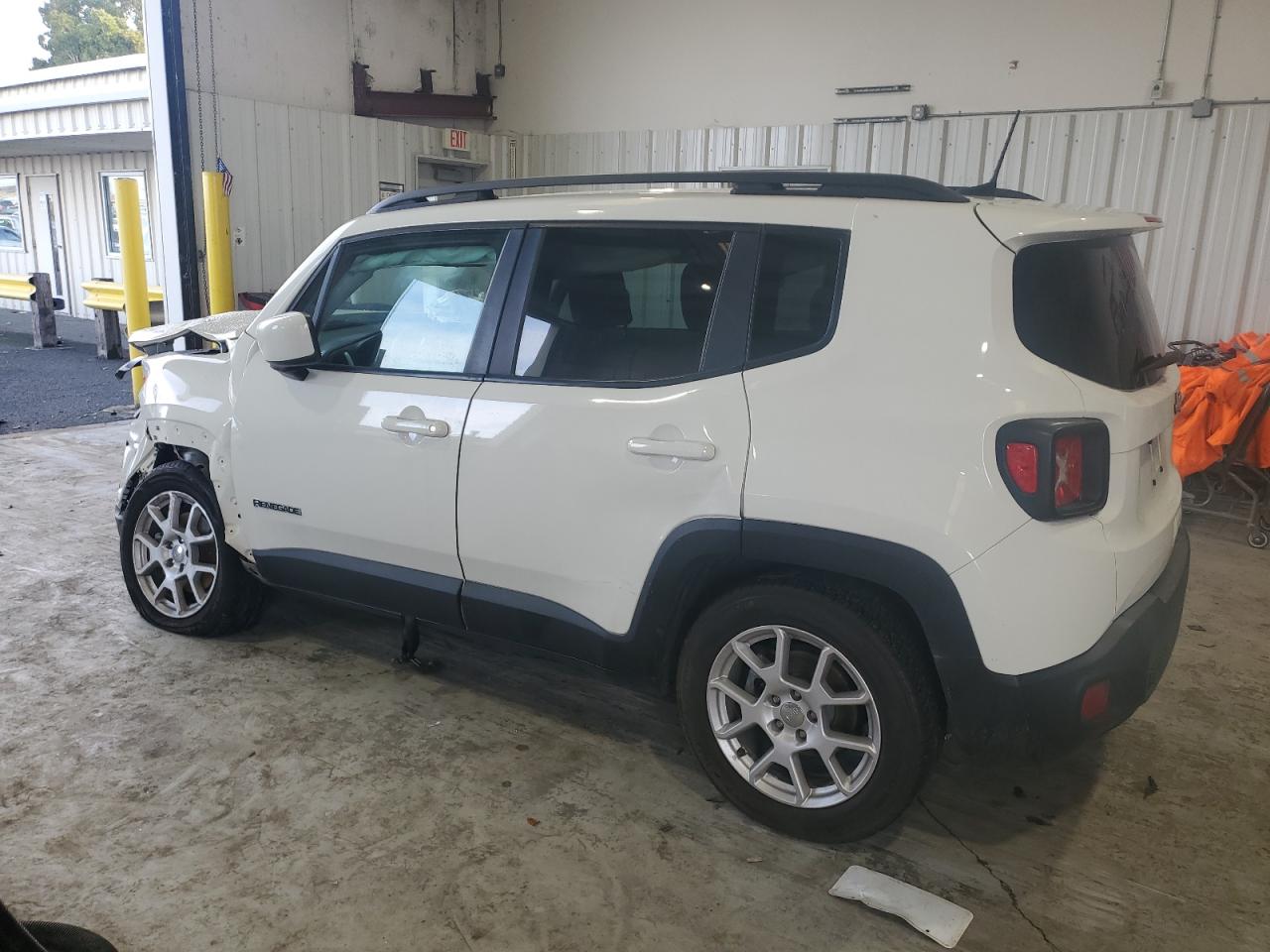 VIN ZACNJABB1LPL27672 2020 JEEP RENEGADE no.2