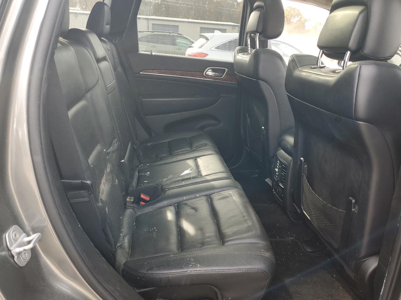 2012 Jeep Grand Cherokee - Image 11