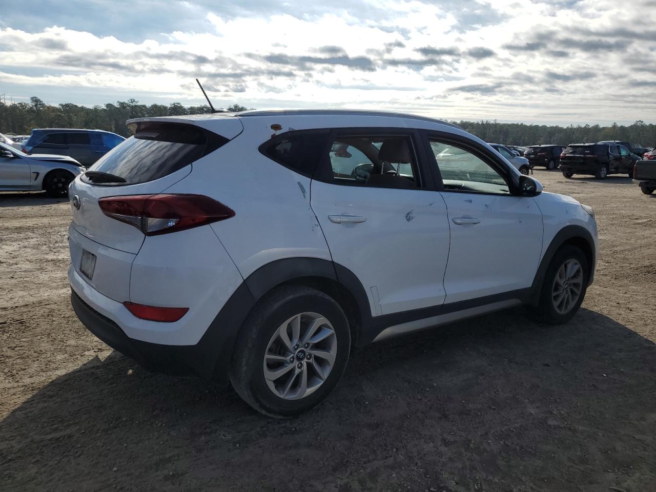 VIN KM8J33A45HU273000 2017 HYUNDAI TUCSON no.3