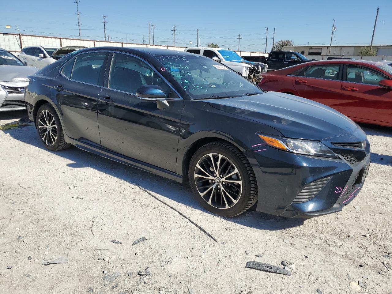 VIN 4T1B11HK6JU670319 2018 TOYOTA CAMRY no.4