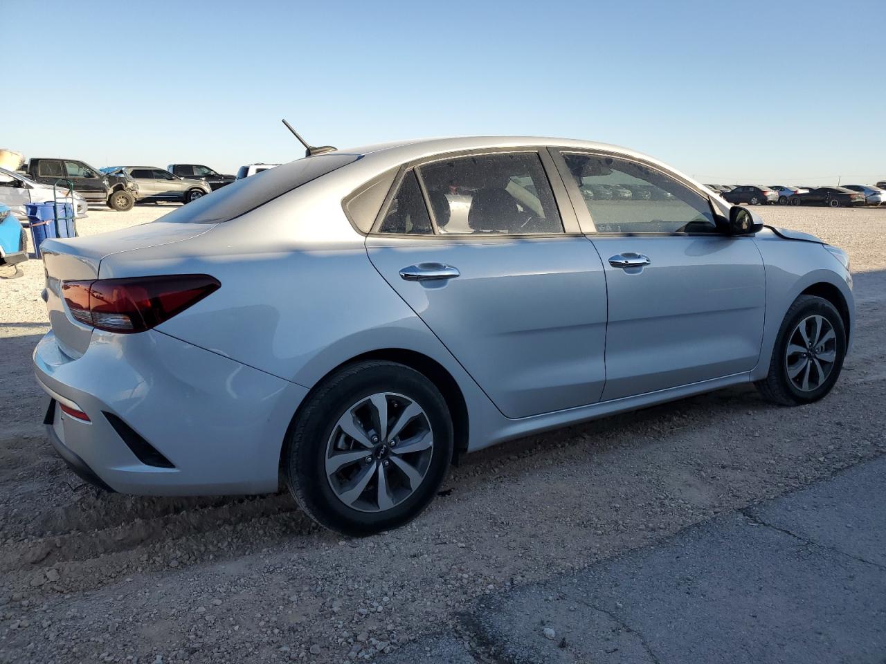 2022 Kia Rio - Image 3
