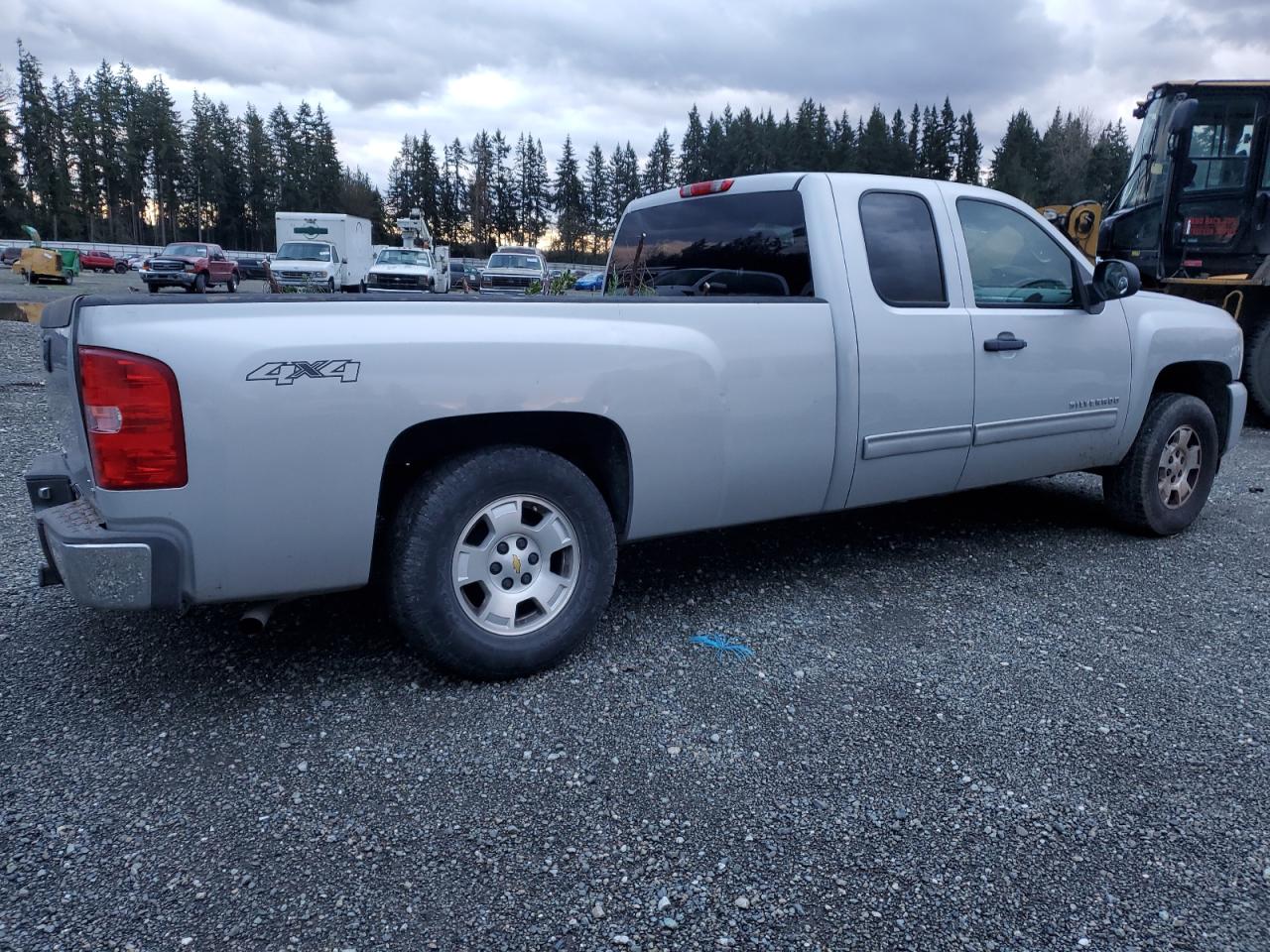 2010 Chevrolet Silverado - Image 3