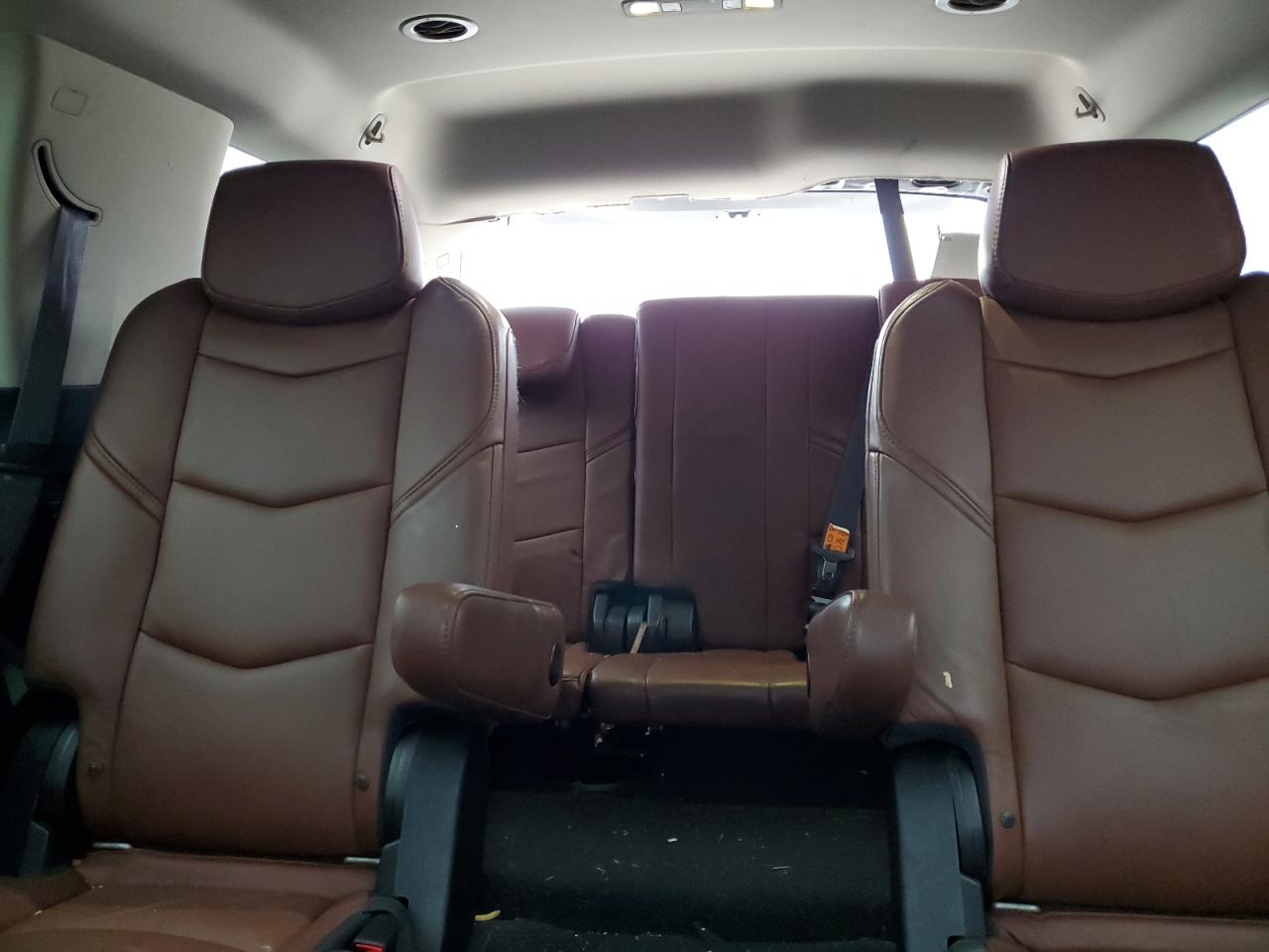 2015 Cadillac Escalade - Image 10