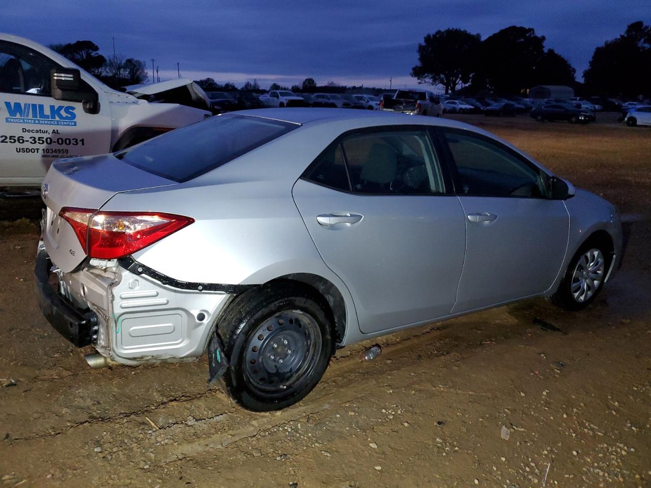 VIN 5YFBURHE8HP570721 2017 TOYOTA COROLLA no.3