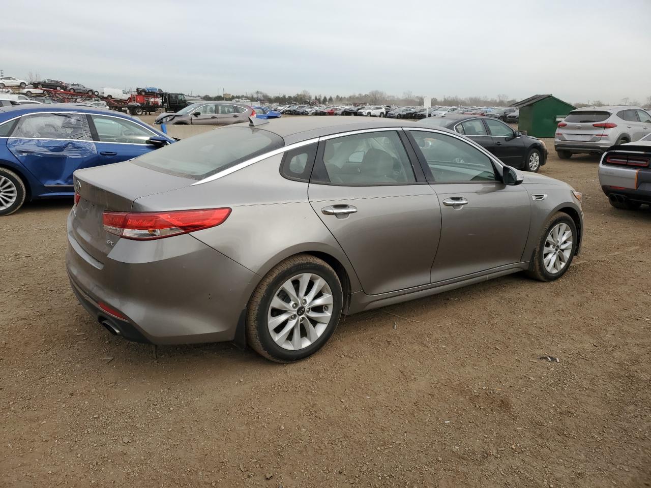 VIN 5XXGU4L37JG219053 2018 KIA OPTIMA no.3